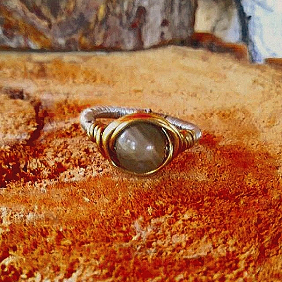 Labradorite 10k wrapped Sterling silver ring - Picture 2 of 5